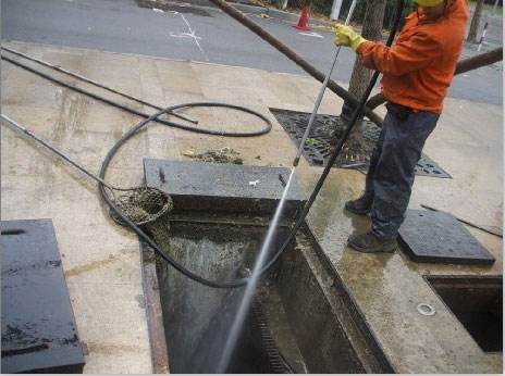 合浦池底污泥如何清理